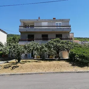 Tina Apartmán